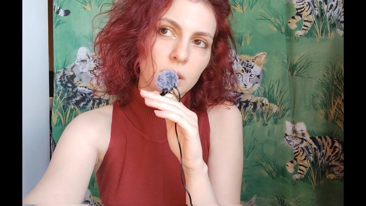 ASMR în română. ~Tactil șoptit ~ face tracing, brushing and soft whispers.