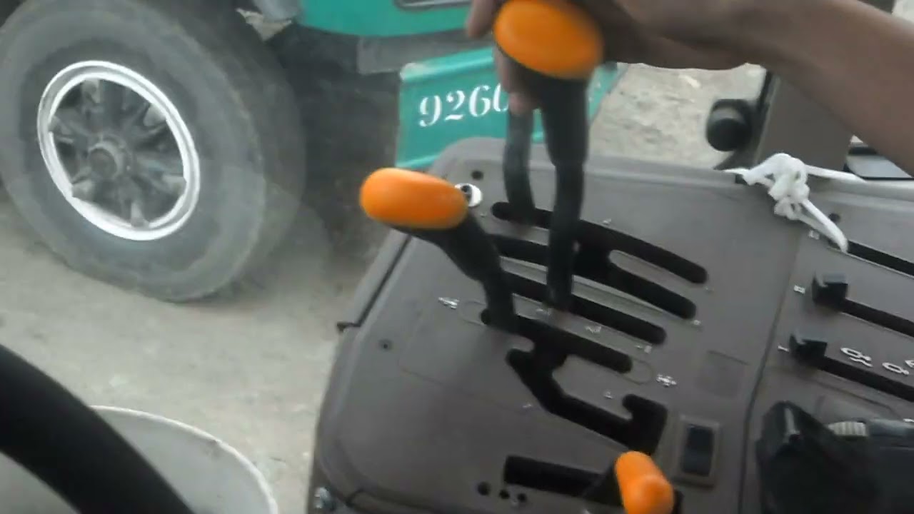 TRACTOR JOHN DEERE 6145J