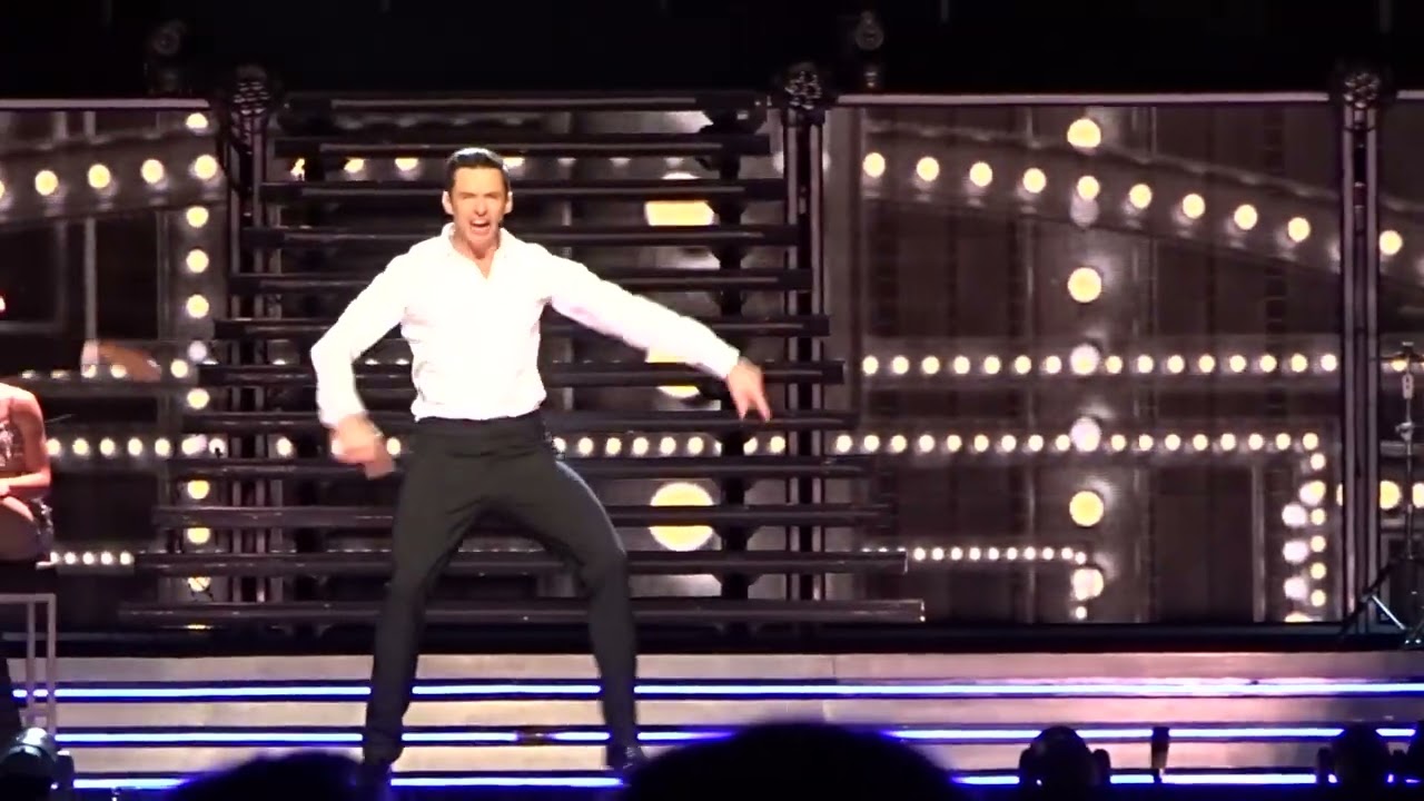 HUGH JACKMAN - I Got Rhythm / Steppin' Out With My Baby / Sing Sing Sing @ACCOR ARENA (22-05-2019)