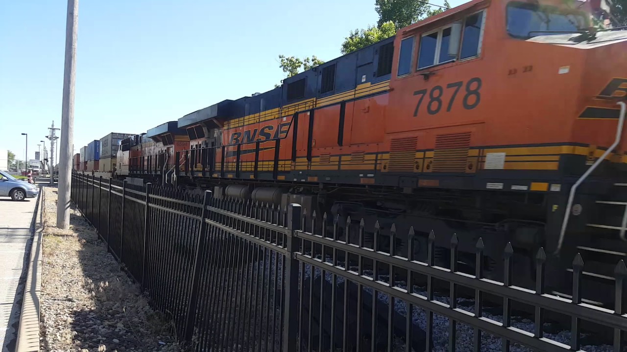MONSTER TRAINS OF BNSF: 44,000 hp rumbling pulling the westbound 16k train!