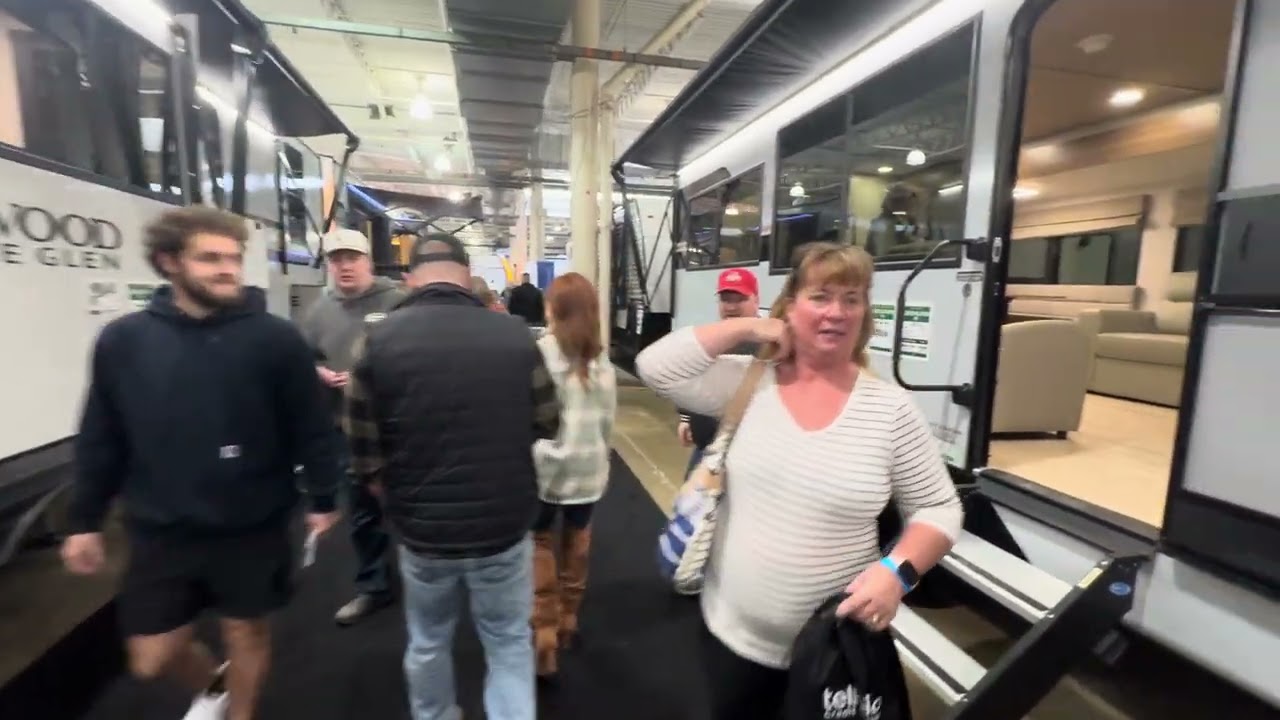 Greenlawn RV Tour — Explore New & Used RVs at the Ohio RV & Boat Show!