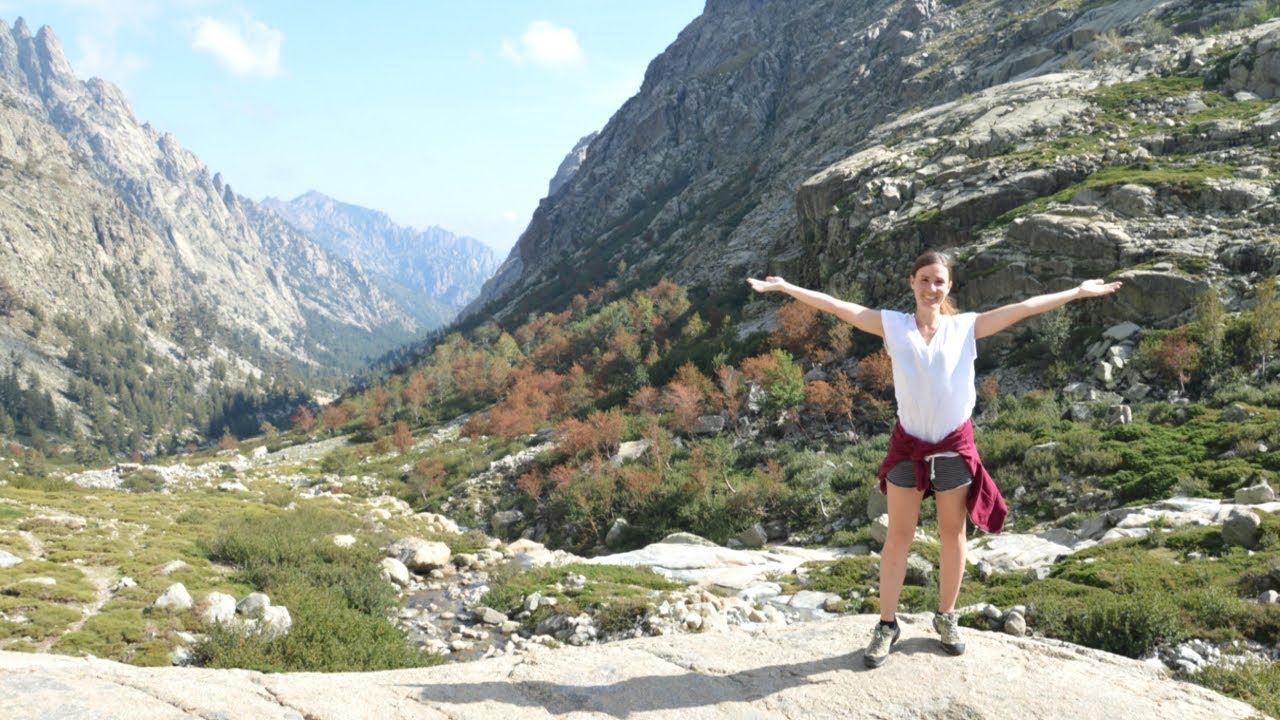 Daily Vlog CORSICA Ep.4 Improvvisiamo una ferrata in montagna || Due Italiani In UK