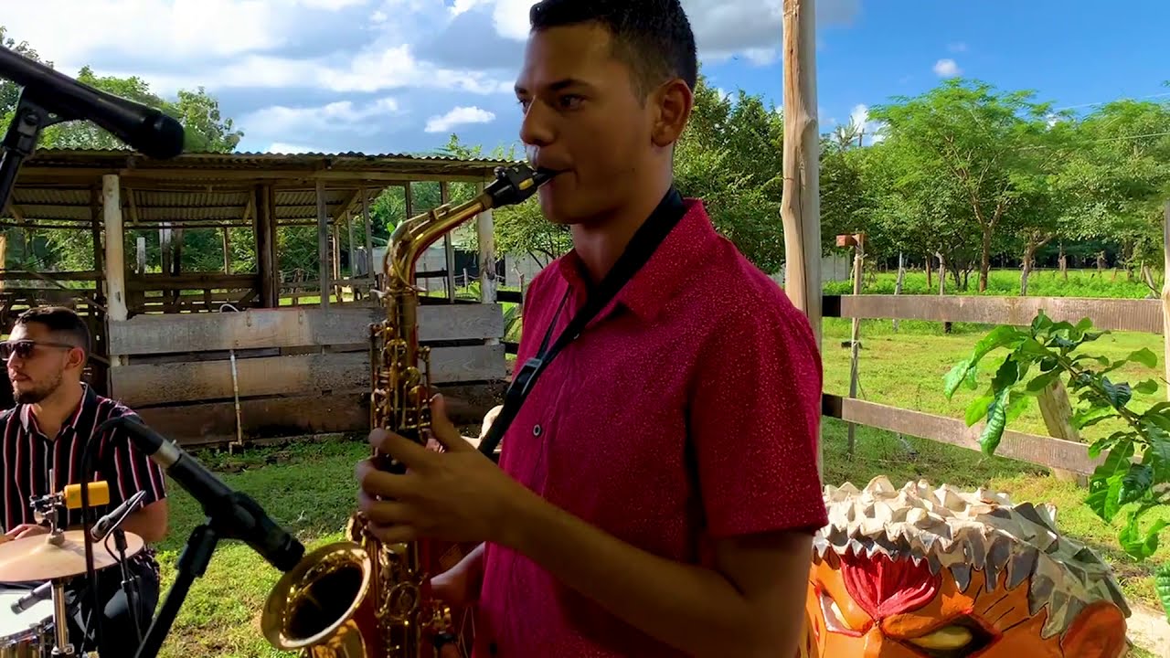 Tierra Nueva - Santa Cruz de Mi Querer (En Vivo)
