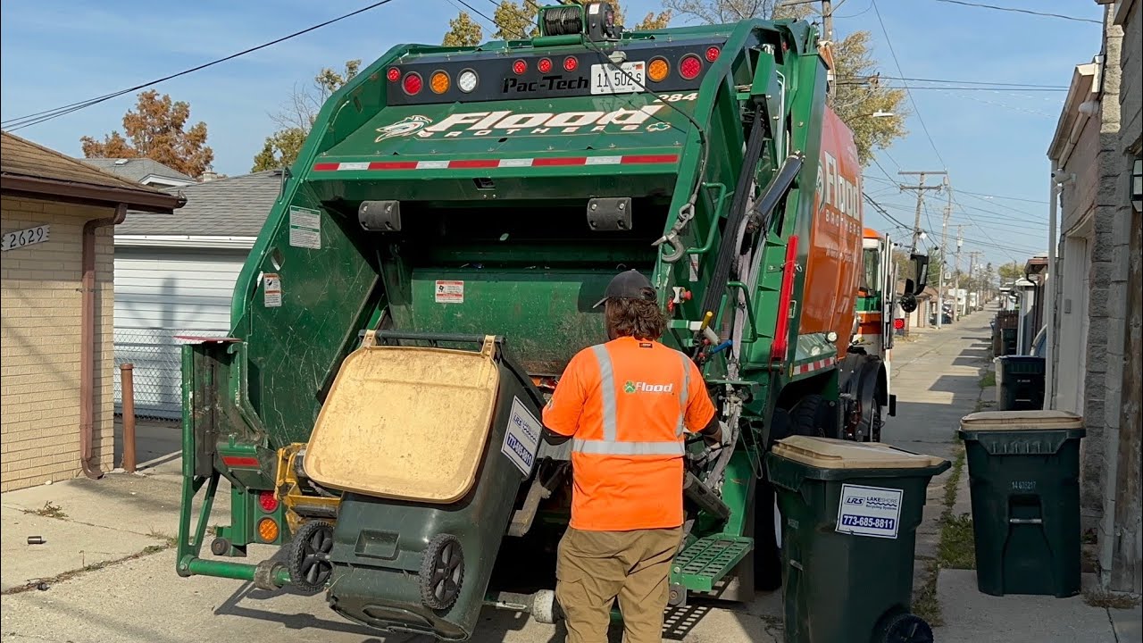 New Flood Brothers Autocar ACX Pac Tech Rear Loader Garbage Truck on Cool Carts