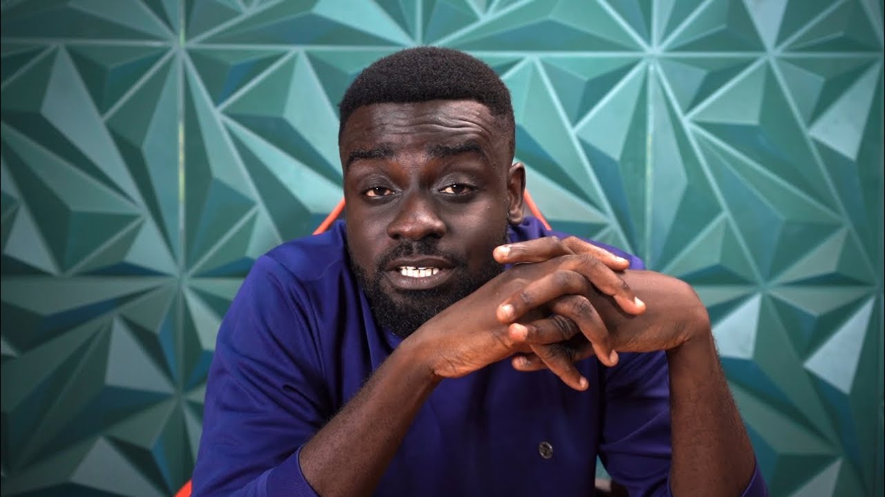 A man who lied to a lady to win her heart for a relationship gets exposed by a minister😭😭😭