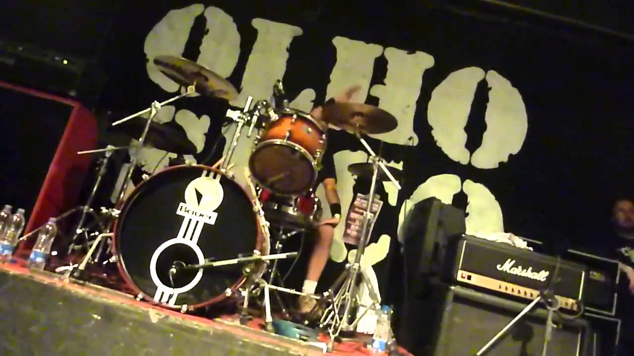 OLHO SECO ao vivo no Hangar 110 - 23.04.2011 (pt. 1/2) - show completo