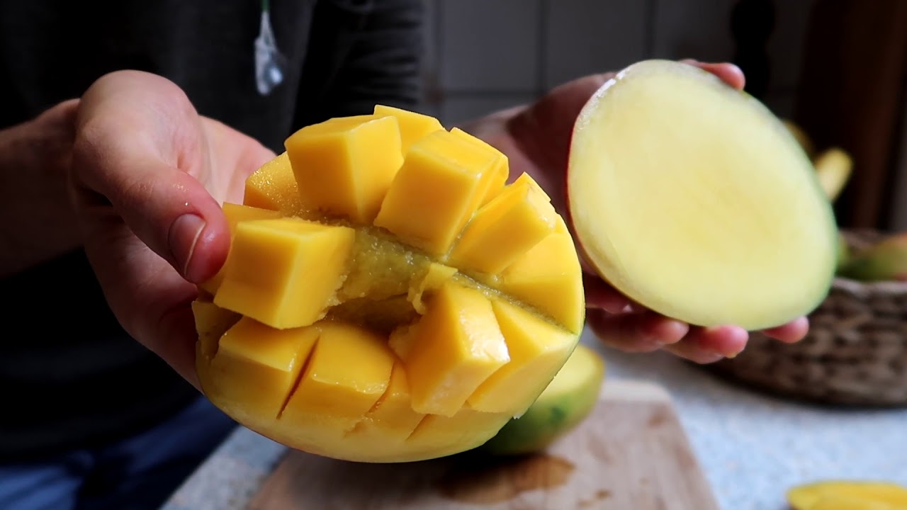 Reife Mangos Aussuchen - So Geht's Garantiert & Mango richtig schneíden!