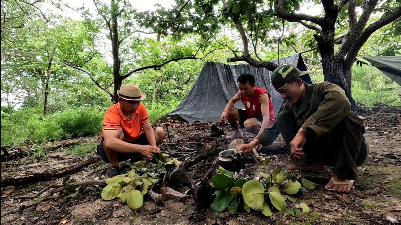 ພົບບໍ່ນ້ຳປິດສະໜາໃນຈອມພູສູງ//พบบ่อน้ำปริศนาในจอมพูสูง Dong Una