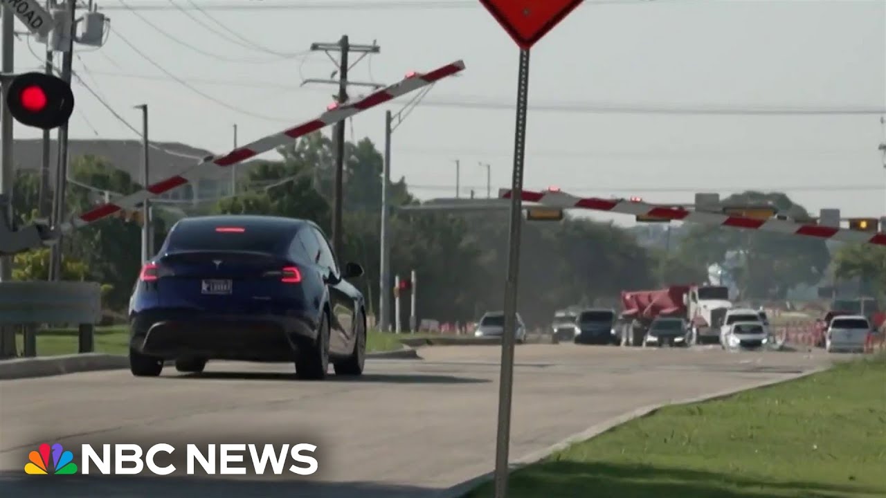 Tesla&rsquo;s full self-driving software under investigation