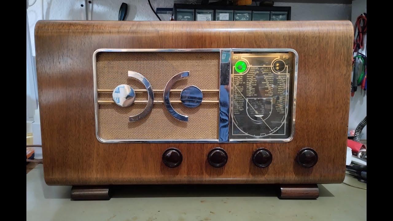 Radio ARESO 685. Radio antigua a válvulas. Poste de TSF à lampes. Tube radio.