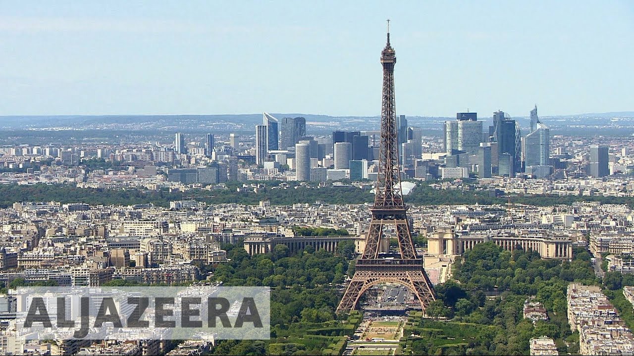 Brexit: Paris steps up efforts to lure London firms