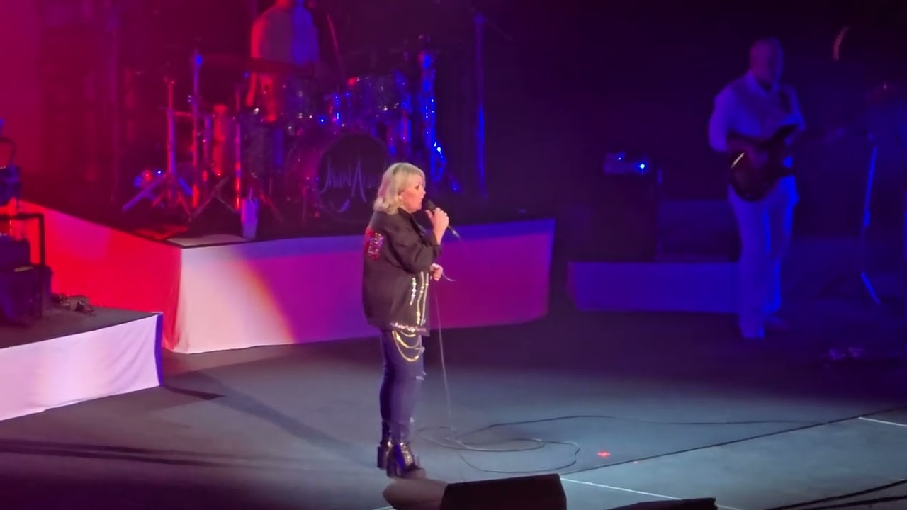 Jann Arden "Wicked Game (Chris Isaak cover)" Live in Halifax, 30 May 2025