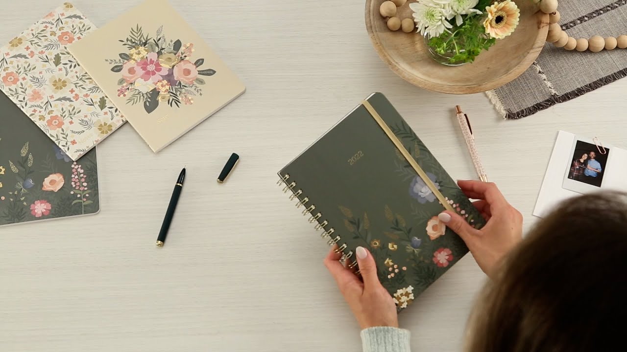 Southworth 2022 Planners l Whimsical Floral 2022 Planner l Available on Amazon