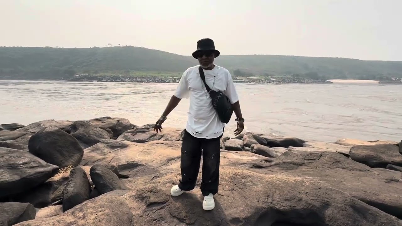 AWILO LONGOMBA  A NGUDIABAKA ( BAS-CONGO ) RDC