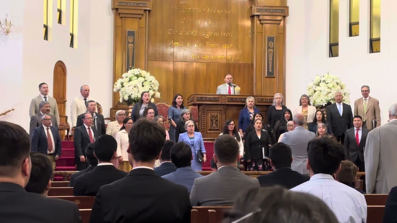 A la divina trinidad Coro IEP Viña Del Mar