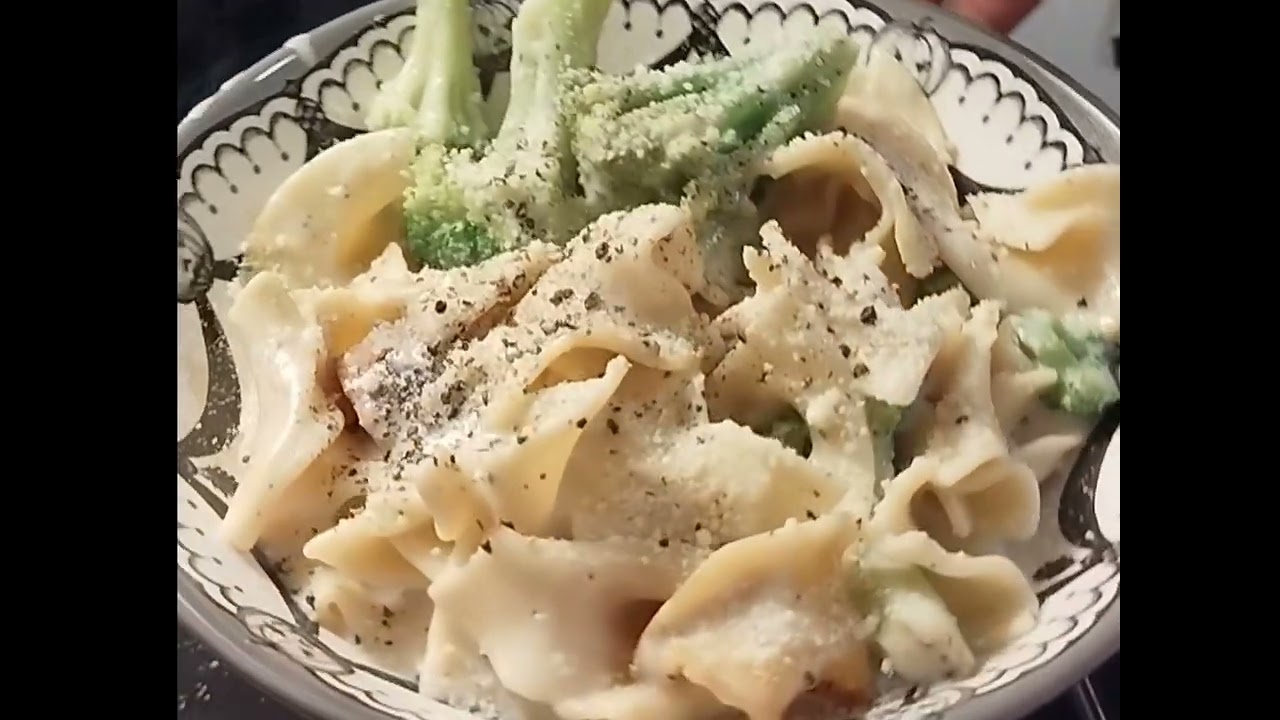Sausage Alfredo with broccoli #cooking #alfredo #casserole 