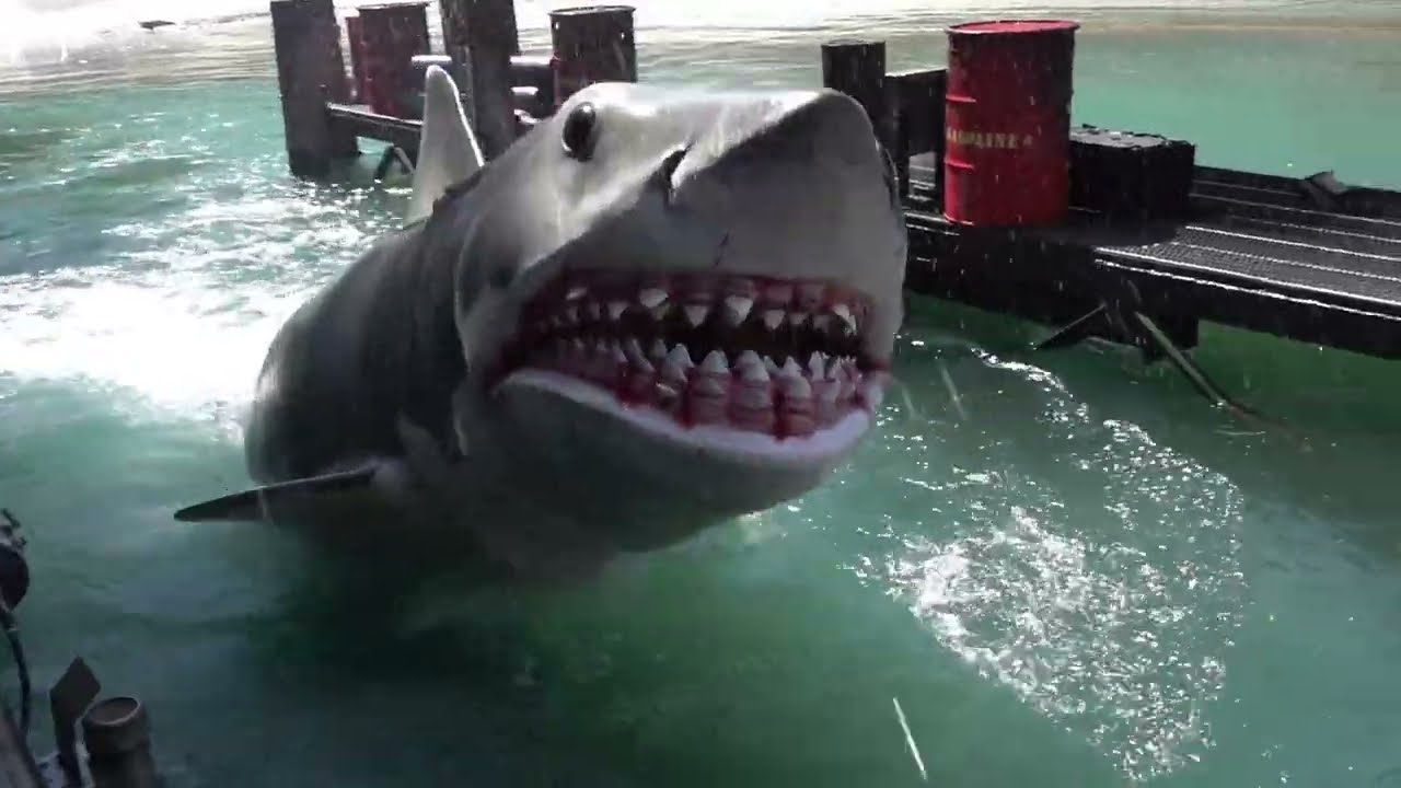 Shark Attack - Jaws Ride! Universal Studios Hollywood. (4K, FULL RIDE)