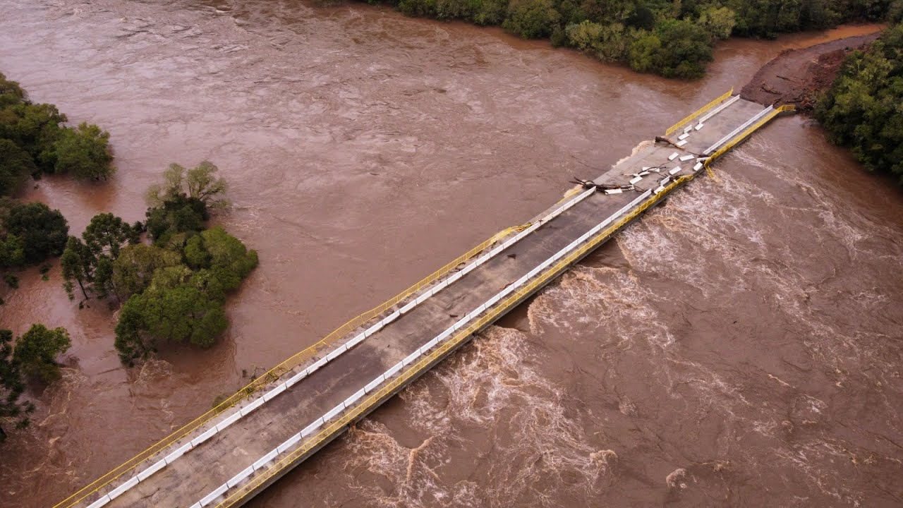 Incrível - Água atinge a nova Ponte das Goiabeiras em São Joaquim!