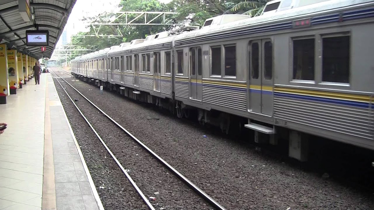 元東急8500系スディルマン駅　Tokyu seri8500 di stasiun sudirman