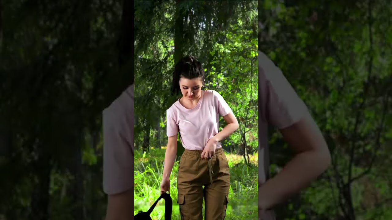 No Toilet Around? Try This!🚽 | LIFE-SAVING BUSHCRAFT TRICK || #SHORTS
