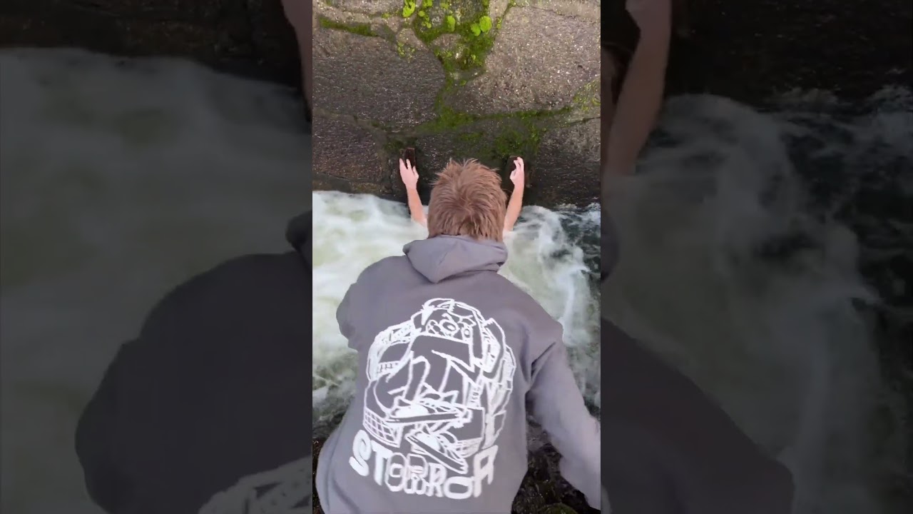 WHY DID HE DO IT LIKE THAT!? #storror #parkour