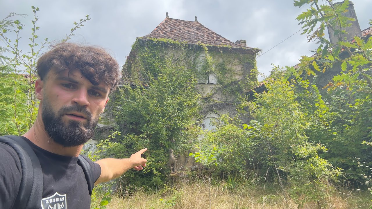CETTE IMMENSE MAISON ABANDONNÉE RENFERME PLEINS DE TRÉSORS (Urbex)
