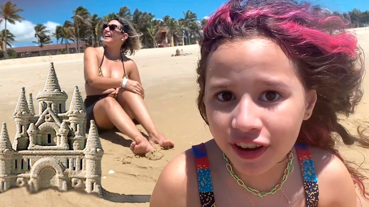 DIVERSÃO NA PRAIA COM AS CRIANÇAS!! Erlania E Valentina