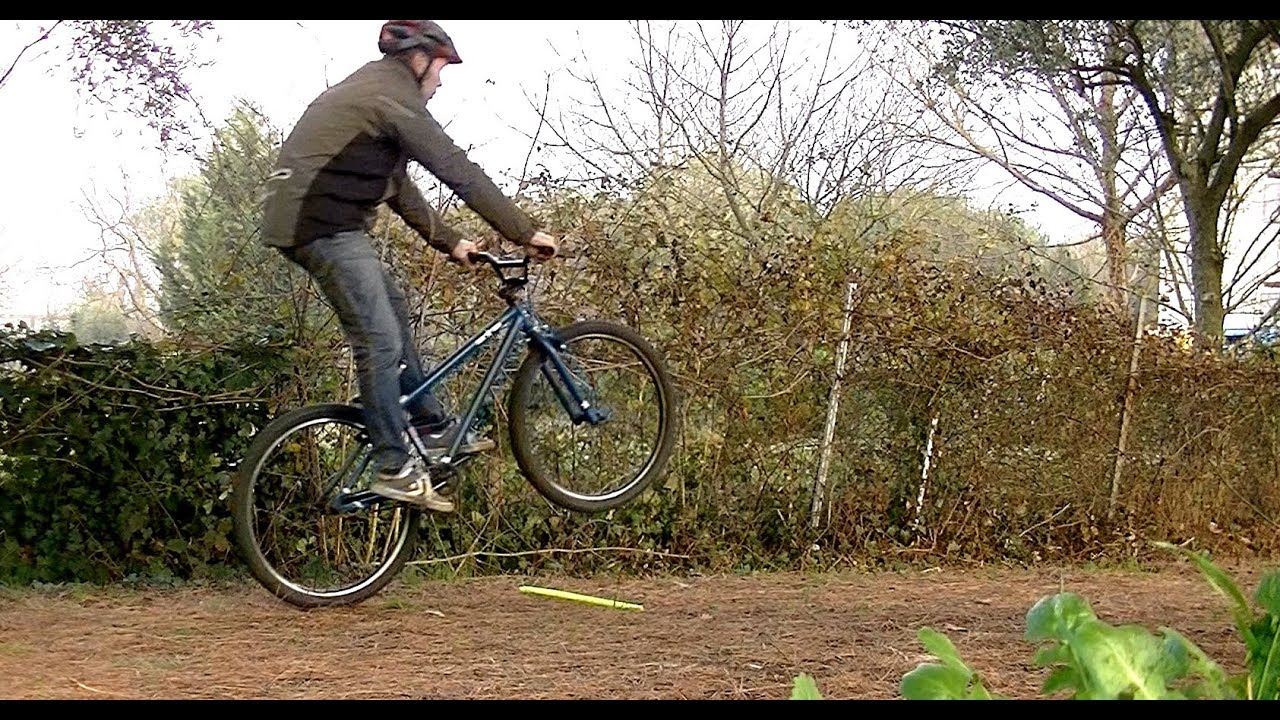 COME FARE IL BUNNY HOP 1° PARTE - SCUOLA MTB