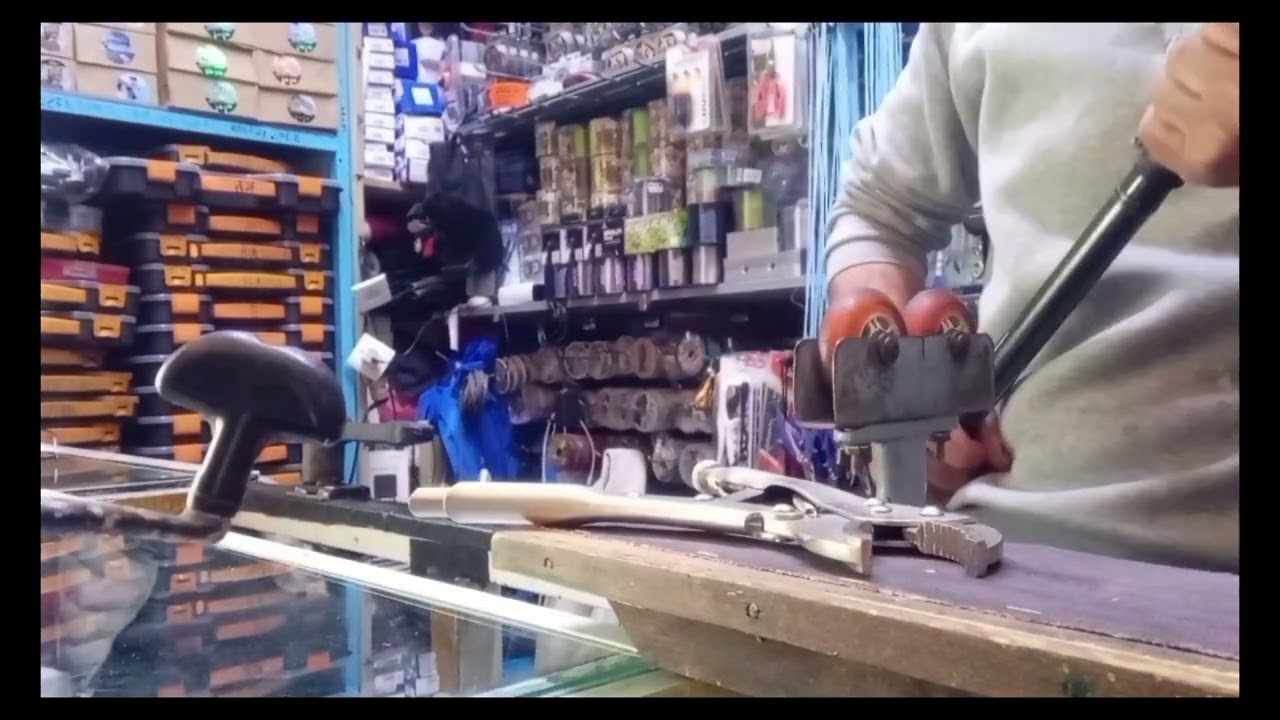 طريقة إصلاح قصبة صيد معا معلومات هامه للحفاظ عليها أو كيفية التعامل معها في حالة تعرضت لنفس الاعطاب 