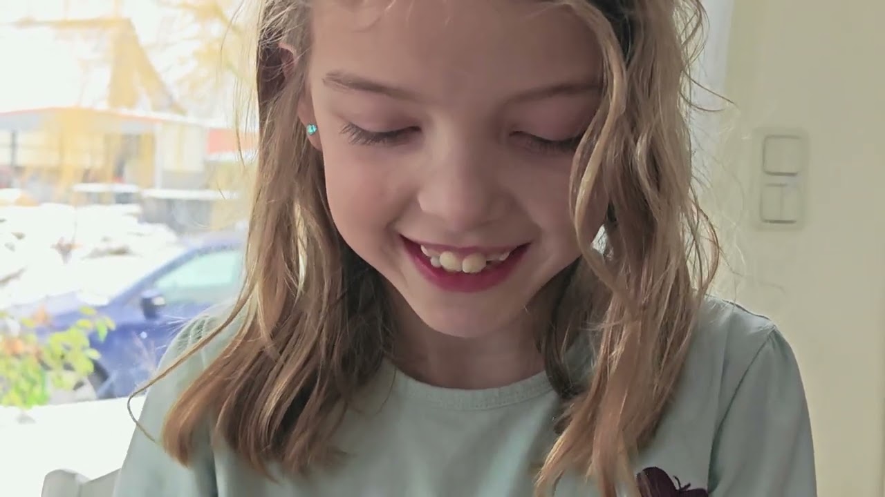 Freja macht sich verrückte Tier-Flummis 🤡