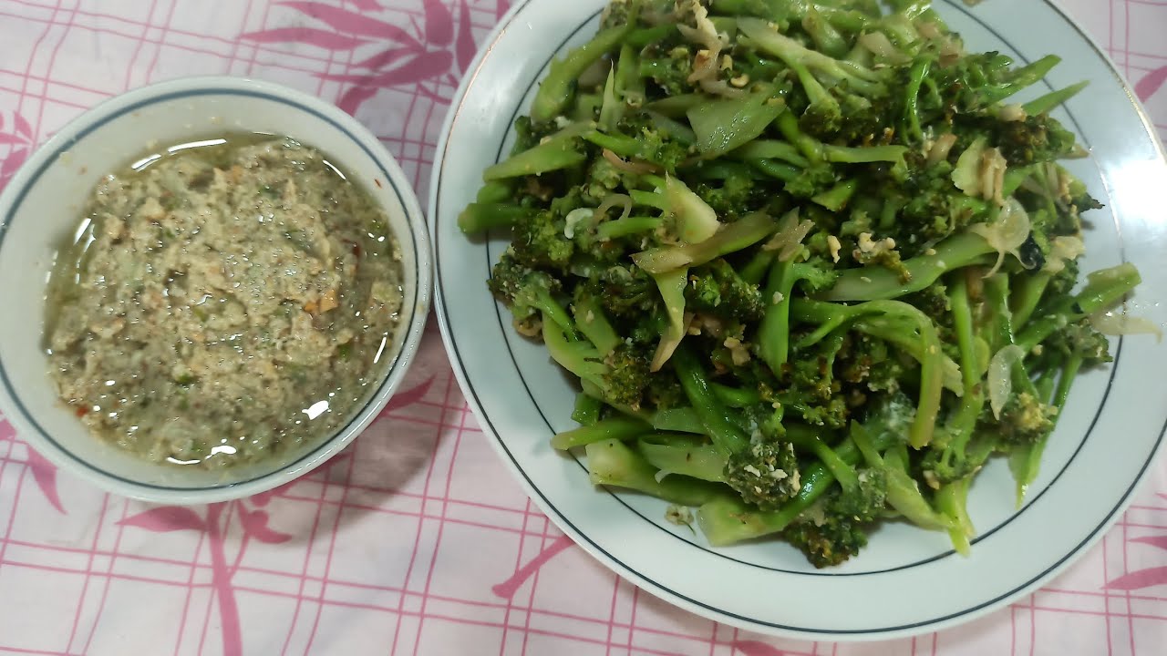 သရက်သီးထောင်း  ပန်းပွင့်စိမ်ကြော် #sumsumA2019 #cooking #myanmarcooking #fyp 