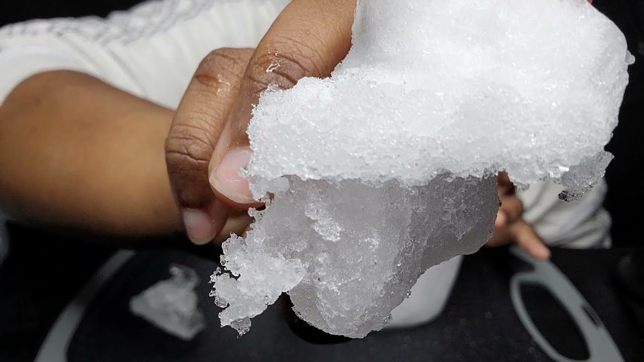 REFROZEN POWDER ICE SLIGHTLY MELTED POWDERY ICE FROZEN COTTON ICE MIXED #ICEEATING #ASMRICEEATING