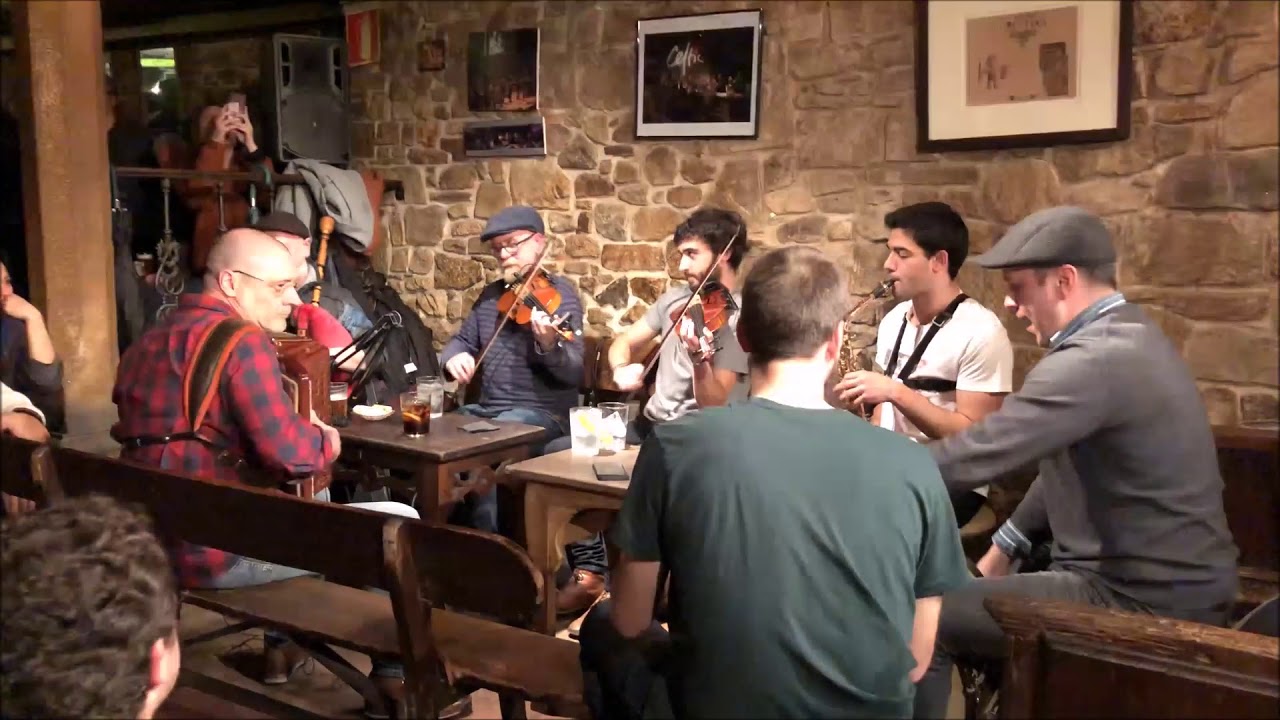 Foliada, Casa das Crechas, Santiago de Compostela, April 2018