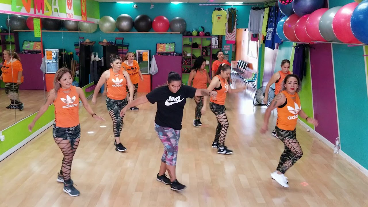 Zumba ROMPE TARIMA  con Chelsea 