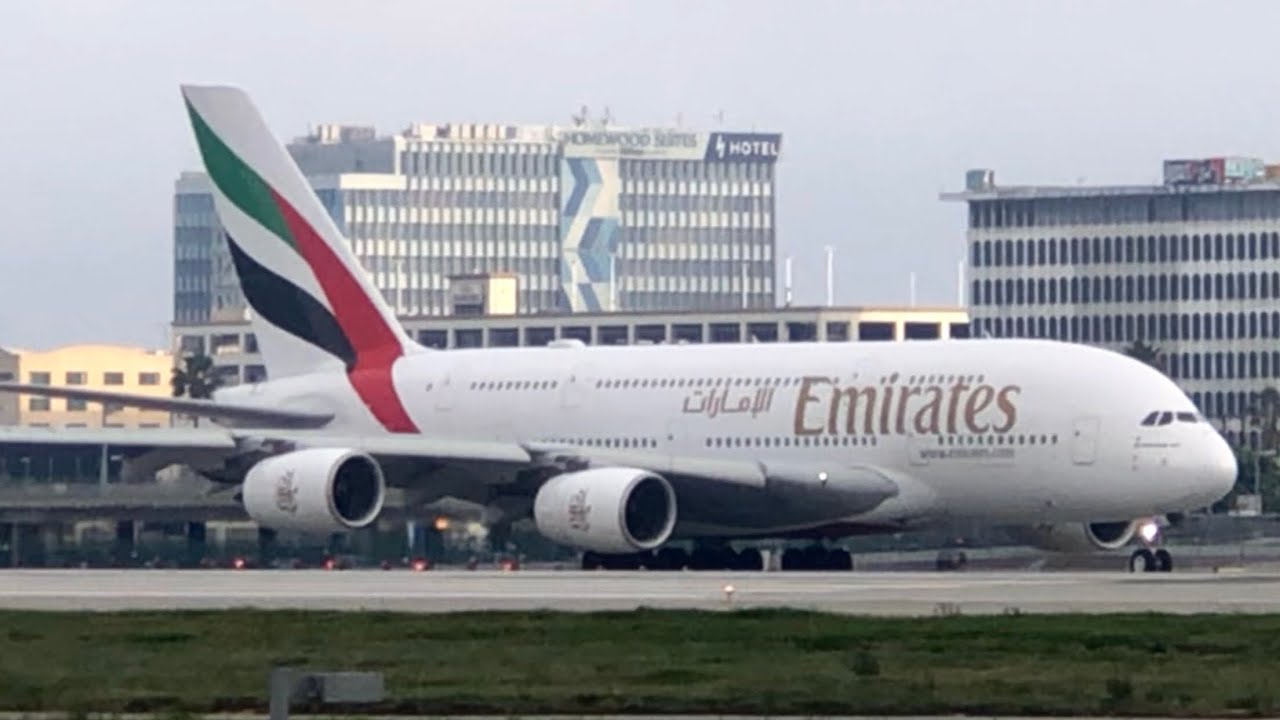 LAX favorite place to relax with airplanes landing 