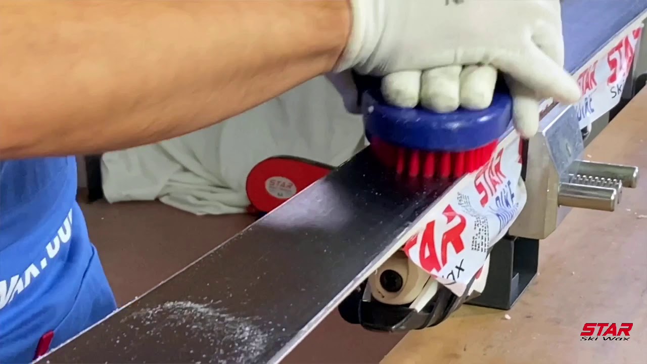 NEXT POWDER FLUOR FREE SKI WAX ON ALPINE