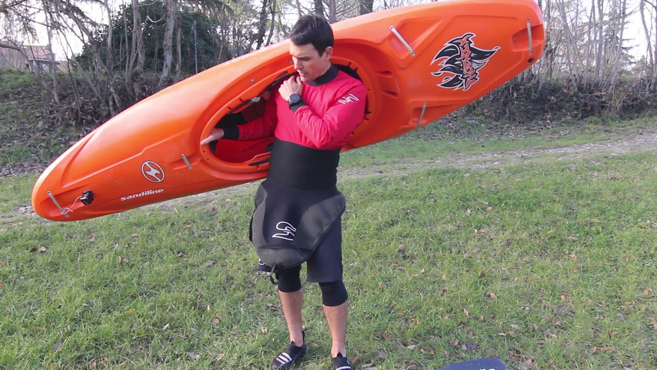 How to load a kayak on your shoulder - the best way