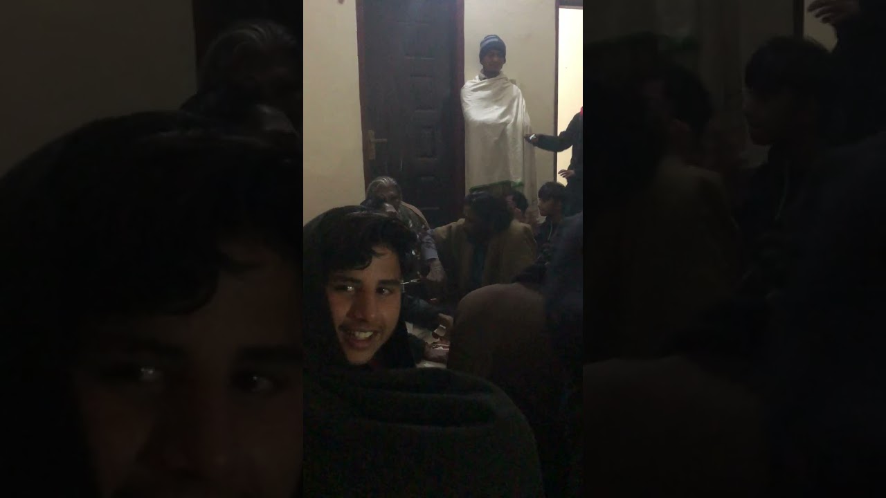 Aisa Yaar vah wali log Jawan آج ملا ہے وہ شخص جس نے یہ گانا گایا ہے