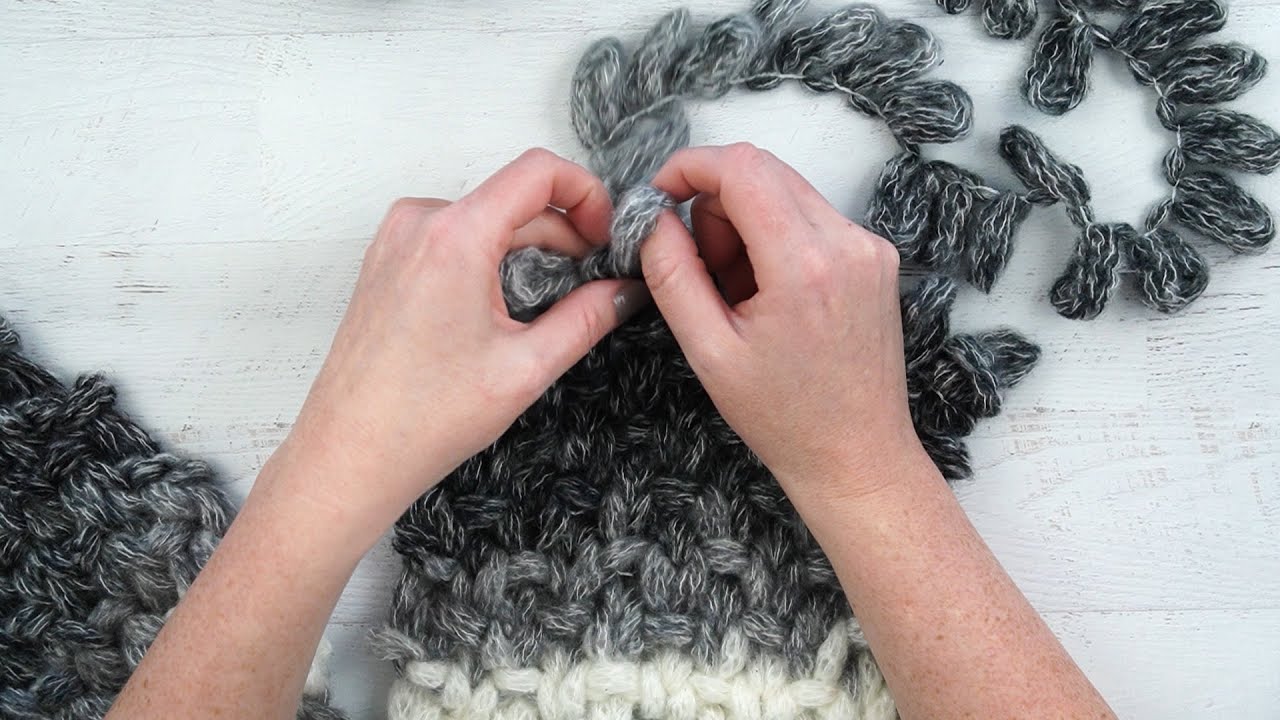 Loop Yarn Patterns - How to Make a Loop Yarn Scarf