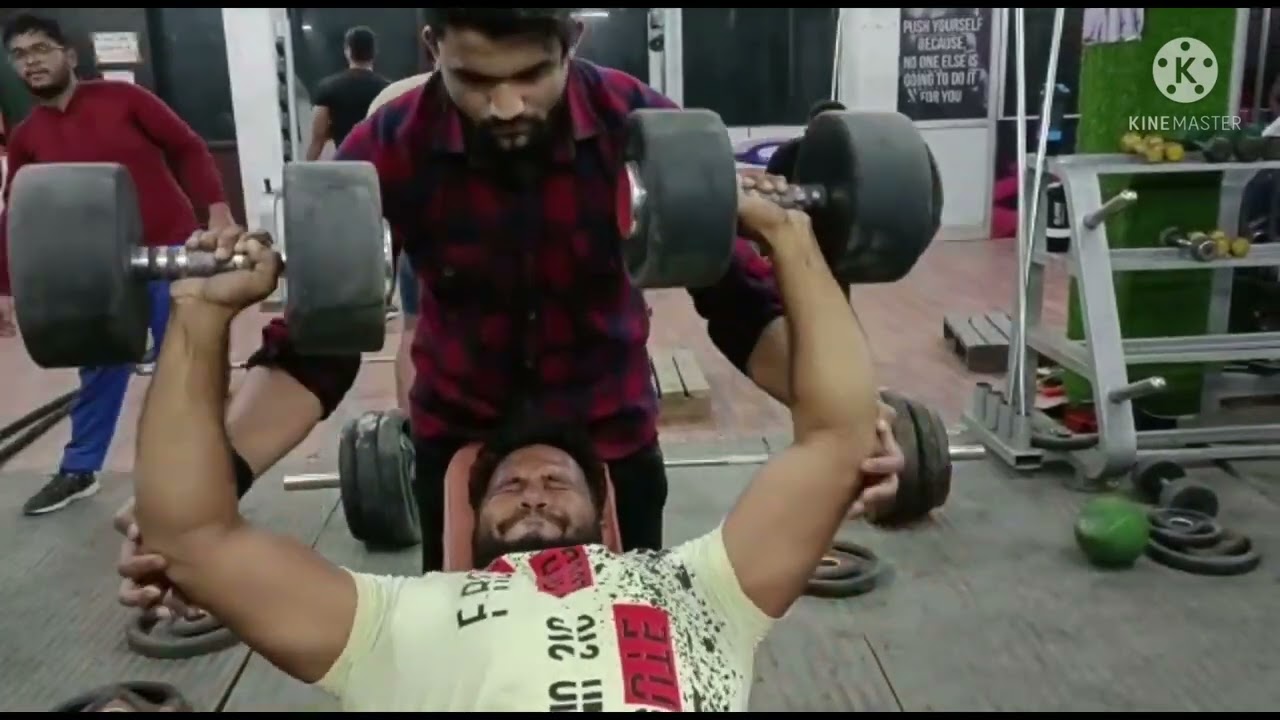 decline dumble press #fitness freak#zeeshan ansari