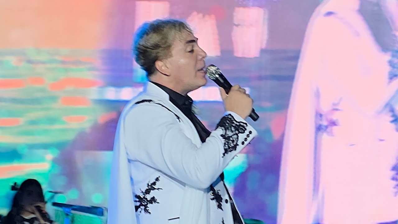 Azul Cristian Castro en concierto (no tengo derechos de música)