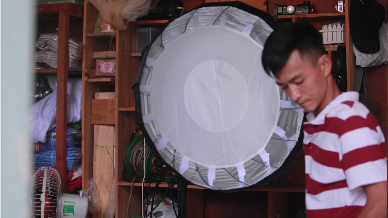 Mở hộp Godox qs600 v&agrave; D&ugrave; softbox 65cm mở nhanh của Dragon