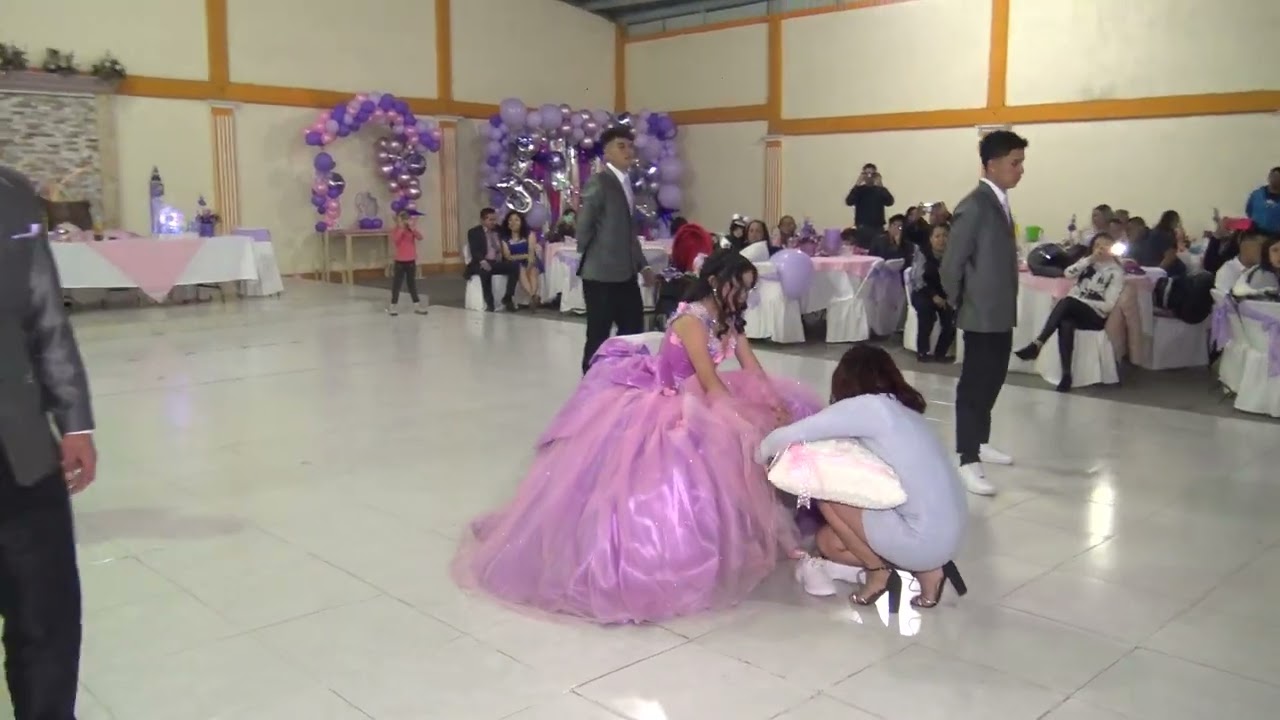 cambio de zapatilla de Estrella en sus 15 años #ediyart  #coreografiasparaxvaños  #quinceañera