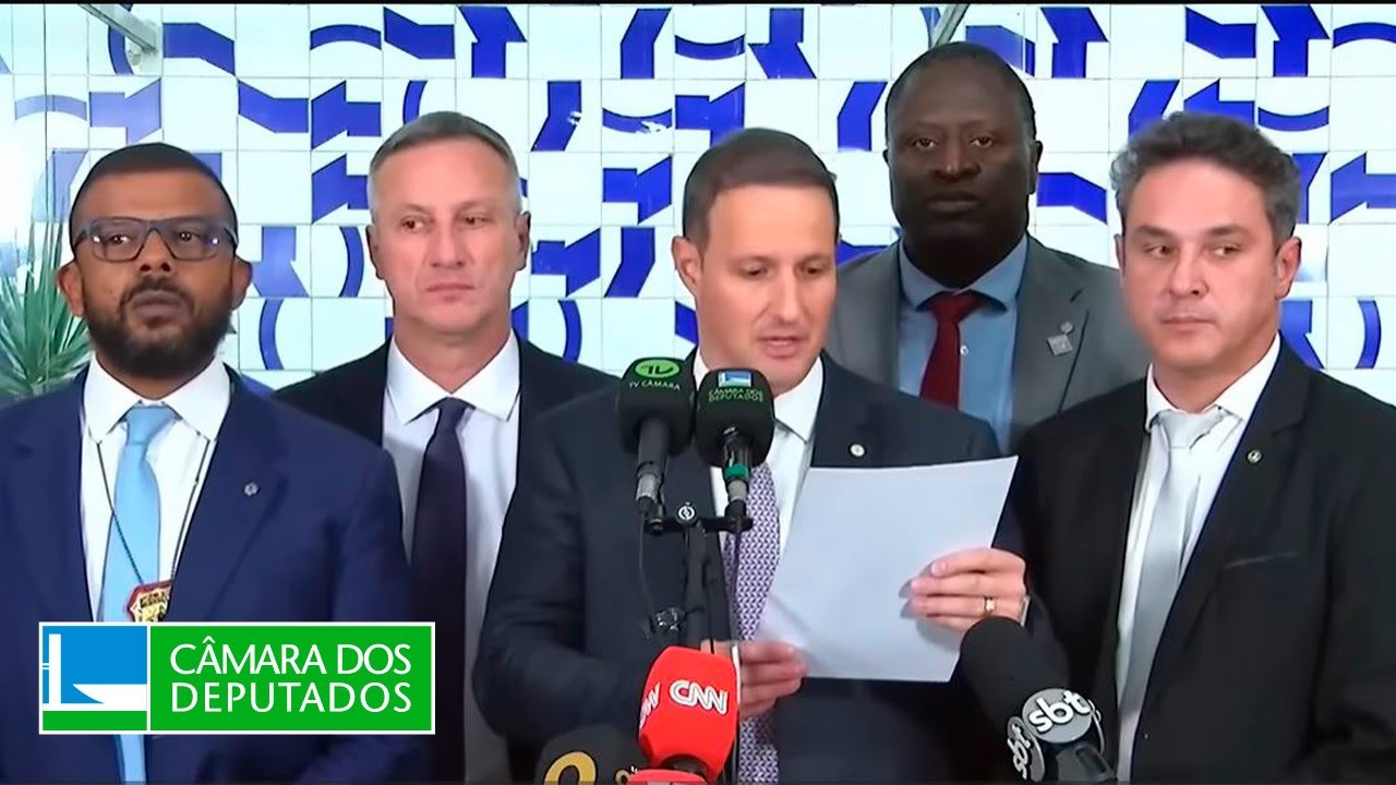 “O tempo da impunidade acabou”, celebra Derrite após aprovação do projeto antifacção - 18/11/25
