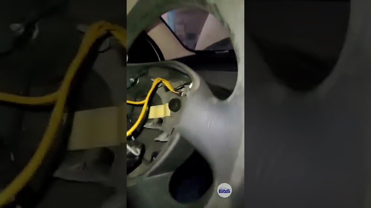 How to remove airbag steering wheel on Lancia Ypsilon (2003)