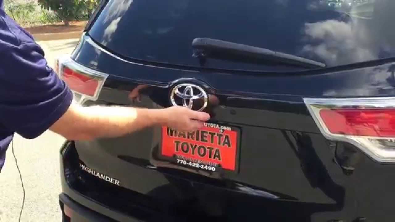 2015 Highlander XLE in 'Attitude Black' presented by John Maddox at Marietta Toyota