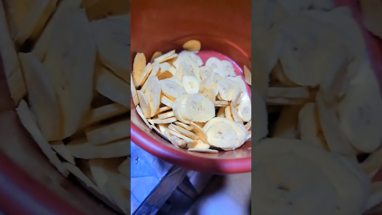 How to make plantain chips 🍟 for your kids.