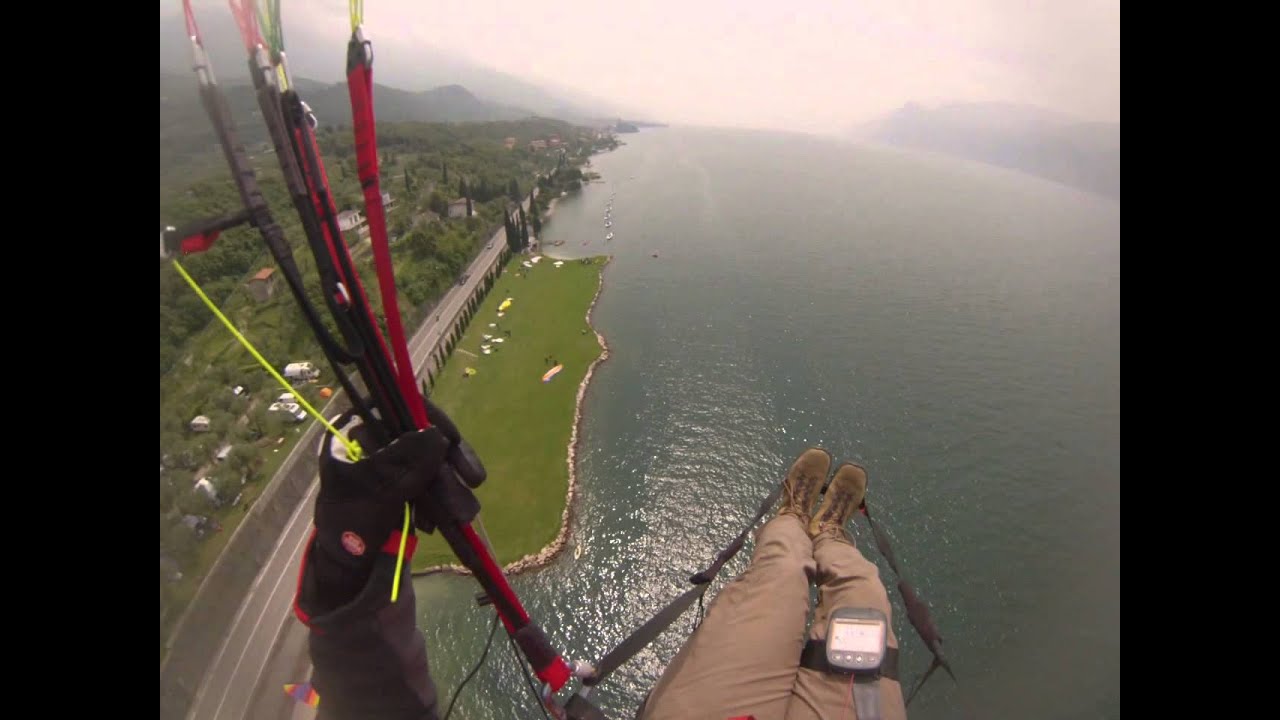 20130601 Gardasee Gleitschirm Landung mit Firebird Phoenix