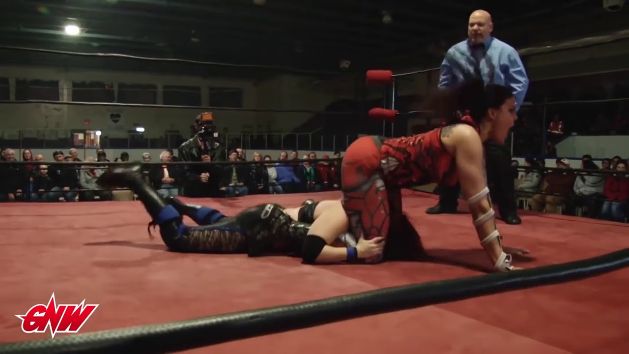 Vanessa Kraven Headscissors Face Smash