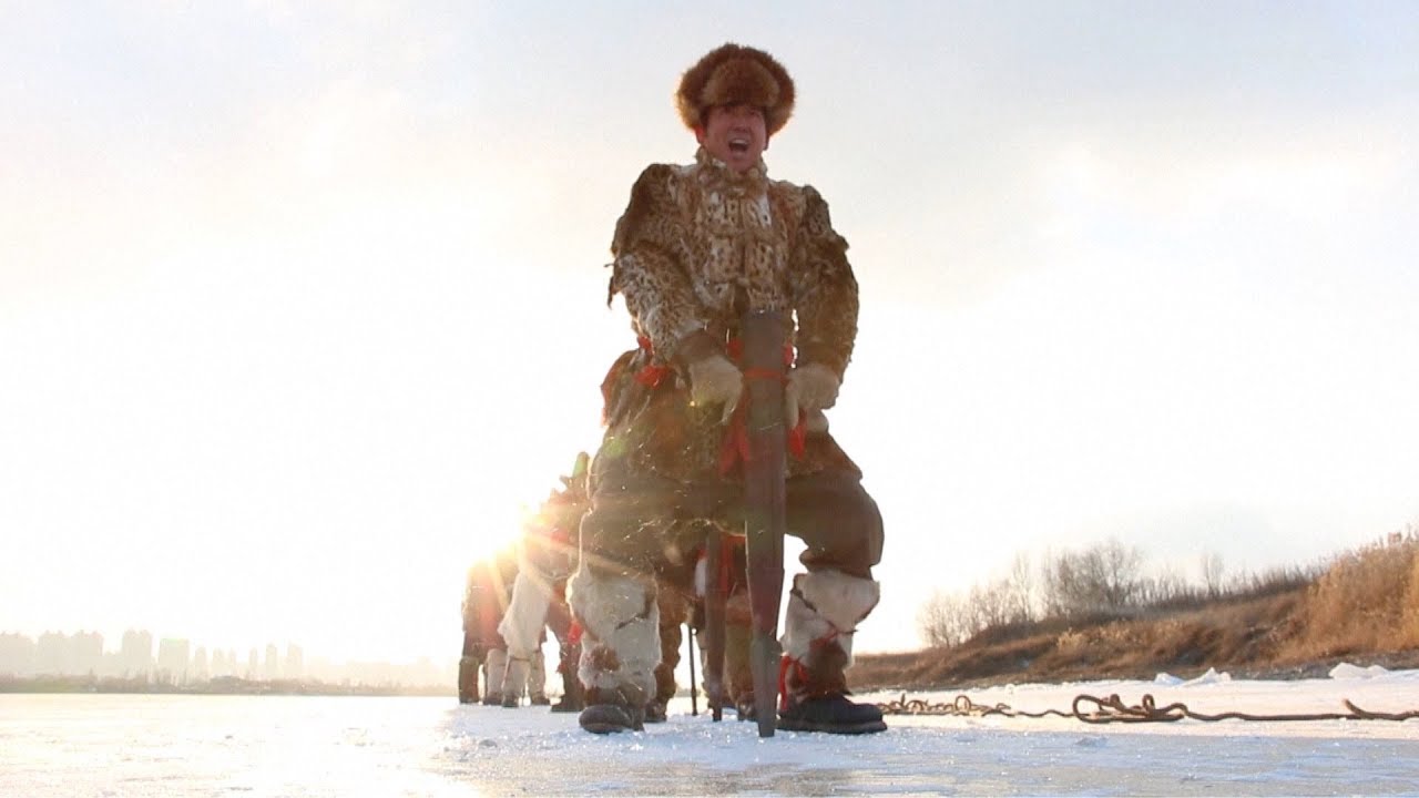 Annual ice harvesting begins in northeast China's Harbin